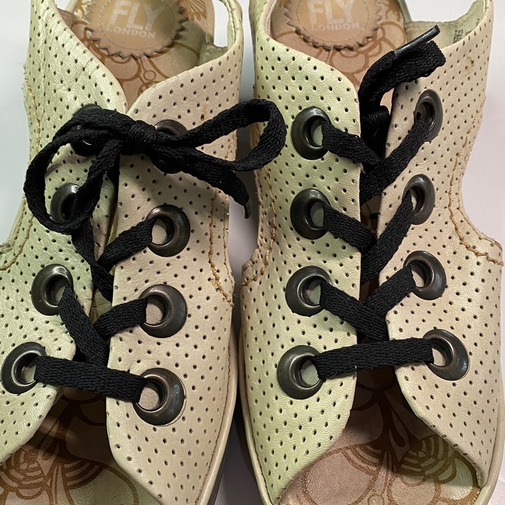 Fly London Wedge Leather Sandals Size 9 Cream Cut Out Perforated Lace Ups - Picture 6 of 16